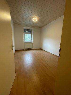 9323b652-79ad-4c14-8bde-cbd62b3f73e5