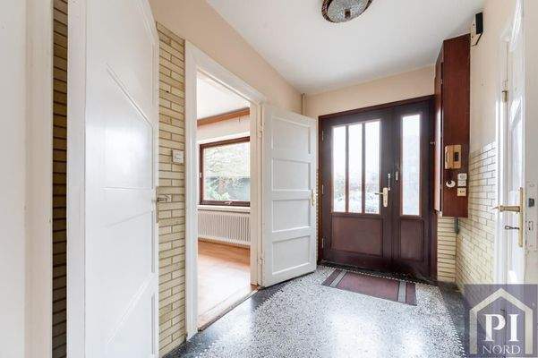 Flur mit Hauseingang