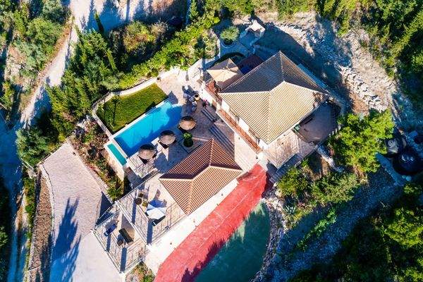 VILLA PARADISO LuxuryLefkada-VON-oben.jpg (1).jpeg
