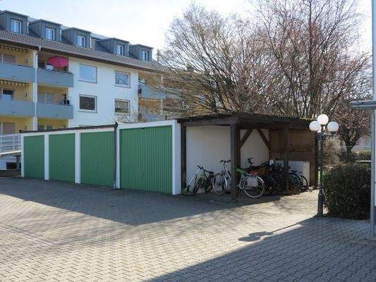 Garagen und Fahrradcarport
