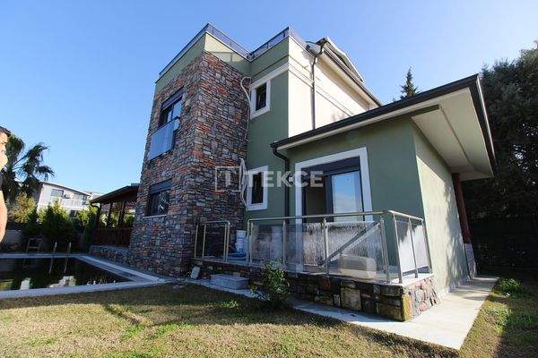 4-Bedroom Detached Villa with Pool in Belek Antalya