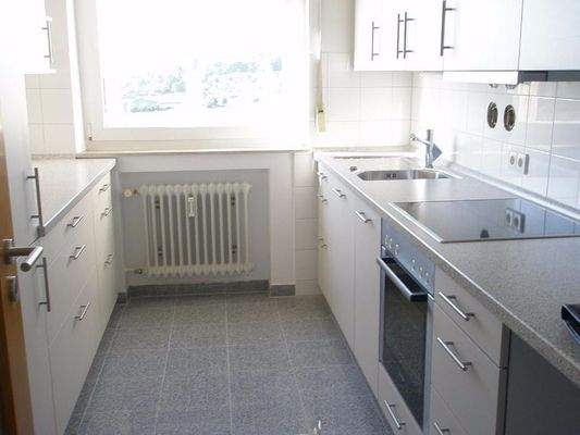 Küche mit Einbauküche