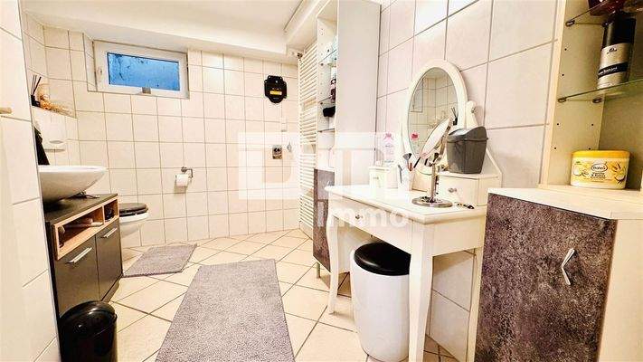 WE2 Souterrain Bad / Dusche