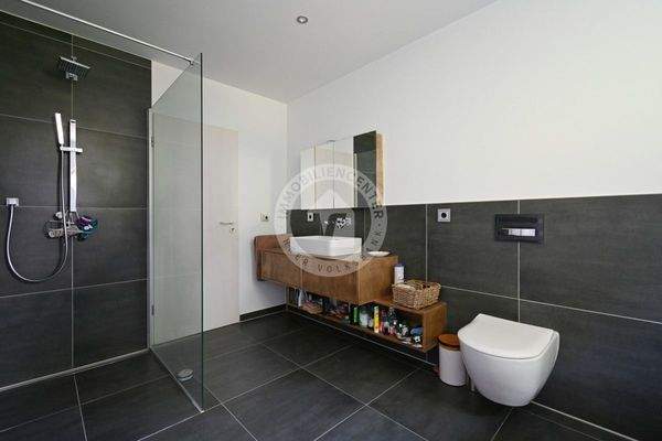 Haupteinheit - Bad 1 (Blick 2)