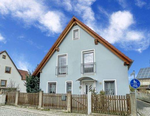 Hausansicht von Straße