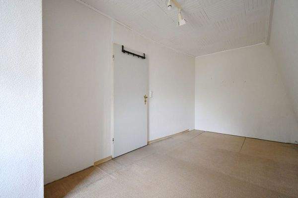 Gebäudeteil RECHTS - Kind 1 (Blick 2)