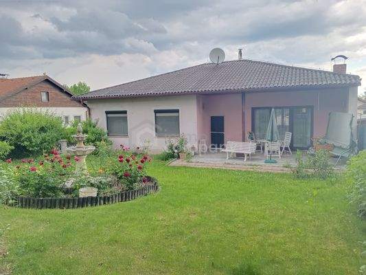 Bungalow mit Garten.
