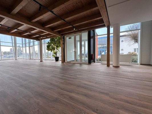 Eingangsbereich westseitig