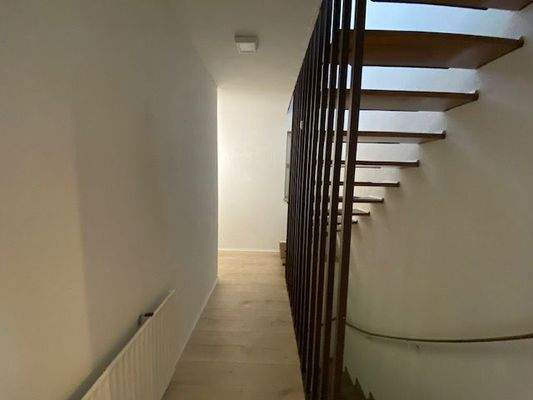 Treppe ins Obergeschoss