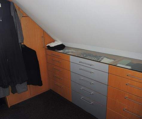 Ankleide mit Sideboard