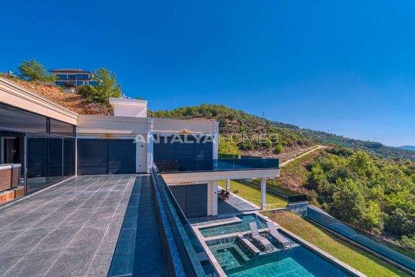 Manor House with Private Pool Near Beach in Kargicak Alanya