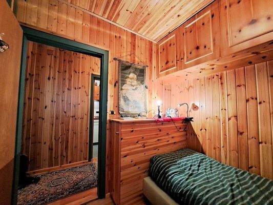 Kleines Schlafzimmer für zwei Gäste_B.jpg