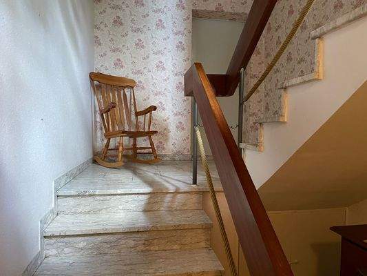 Treppe vom Erdgeschoss in das Kellergeschoss