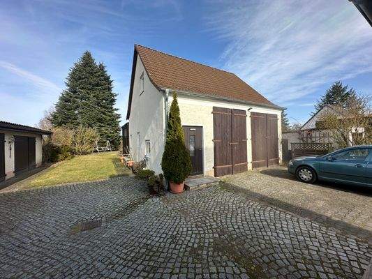 Doppelgarage mit Gästezimmer.JPG