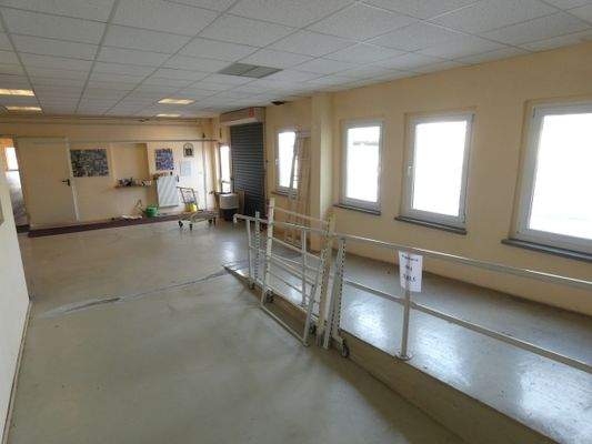 16 Eingangsbereich Lager.JPG