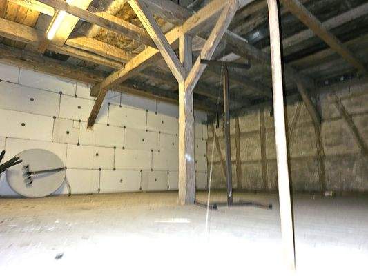 Platz oberhalb der Garage