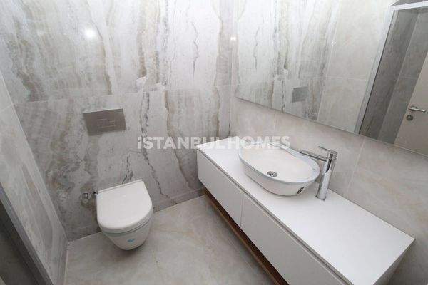 1-Bedroom Apartment in a Complex with Rich Amenities in Istanbul