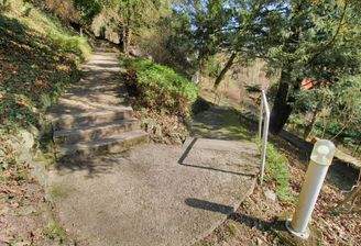 Fußweg zur Villa Schenk