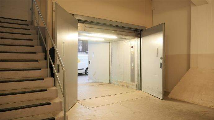 Lastenaufzug Zugang nach Außen