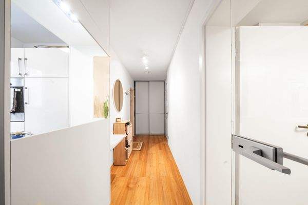 Flur mit praktischer Nische