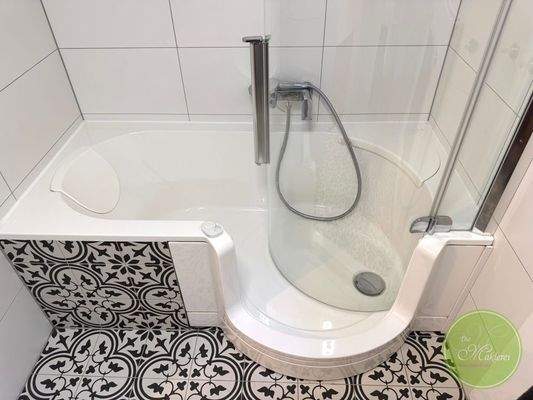 ... Dusch-Wannen-Kombination.