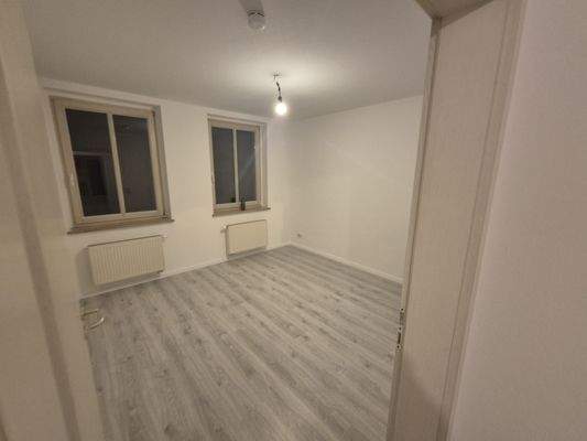 S2-1.OG li-Schlafzimmer.jpg