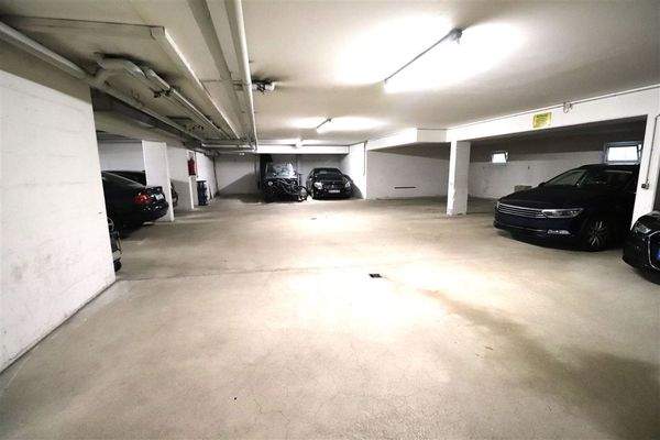 Blick in Tiefgarage