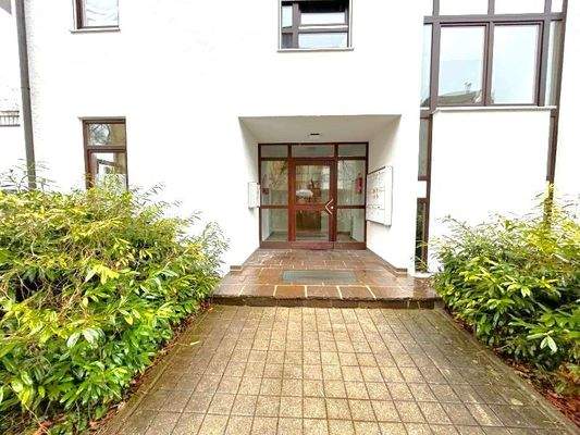 Blick auf den Hauseingang