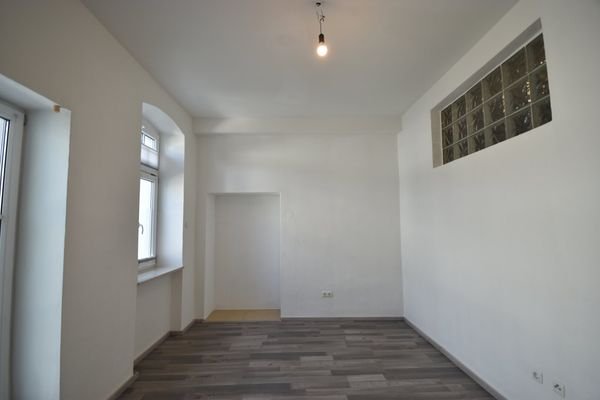 Schlafzimmer - Schöne helle ALTBAU-Etagenwohnung mit Terrasse direkt im Zentrum Miete Oberndorf bei Salzburg