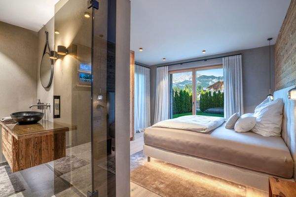 SCHLAFZIMMER MIT BAD EN SUITE