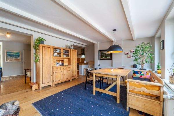 Wohn-/ Essbereich mit Kamin