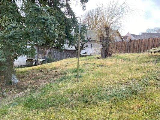 Grundstück hinter dem Haus