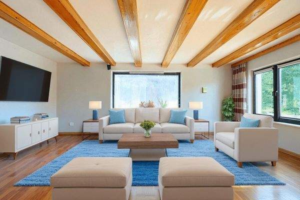 Wohnzimmer digital möbliert