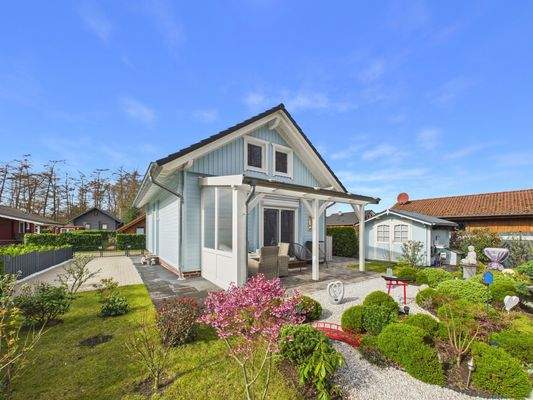 CAM03784G0-PR0102-STILL009