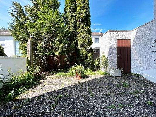 Die Terrasse und der Garten ist klein und fein...ohne große Gartenarbeit am Wochenende 