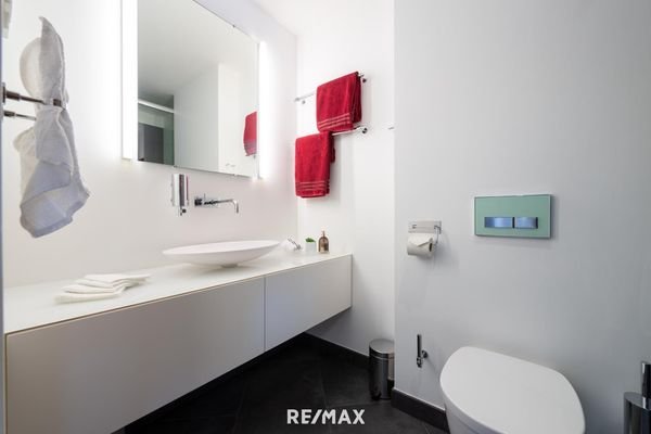 Badezimmer 1