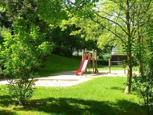 Kinderspielplatz im Wohngebiet