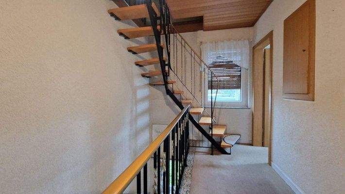 Treppe zum Dachgeschoss