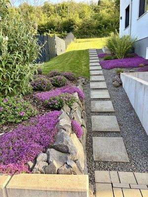 Zuwegung und Bepflanzungen