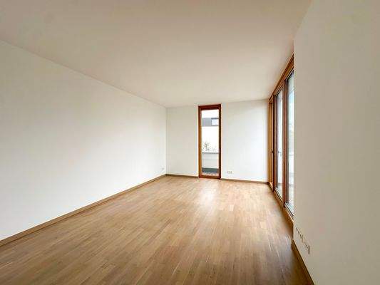 Geräumiges Arbeitszimmer