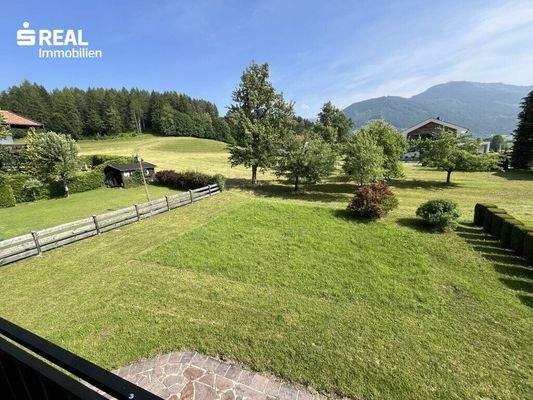 Grundstück angrenzend an Grünland