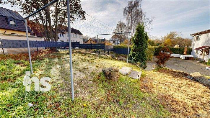 Garten im Eingangbereich/ Wäscheplatz