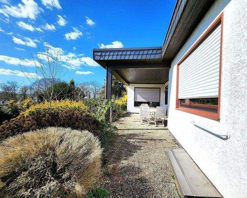 HAUSANSICHT GARTENSEITE