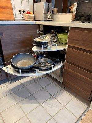 Einbauküche Detail (Eckschrank)