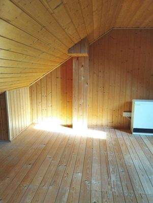 Extra Zimmer im Dachgeschoss.jpg