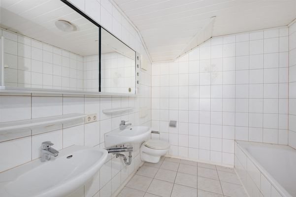 Haus rechts: Bad OG