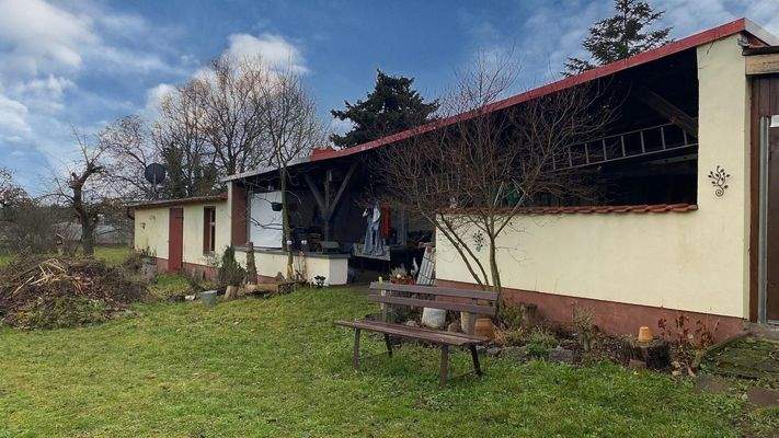 Nebengebäude im Garten