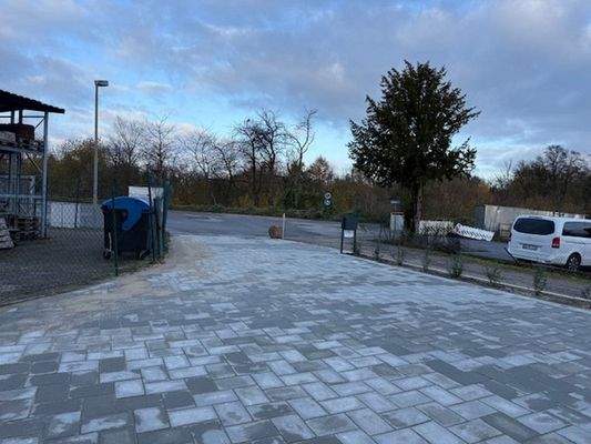 2. Zufahrt zur Halle