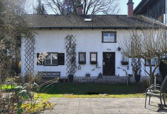 Verstecktes Haus mitten in der Stadt, grün und ruhig