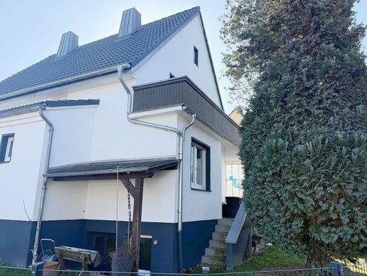 Seitenansicht mit Zugang zur Terrasse